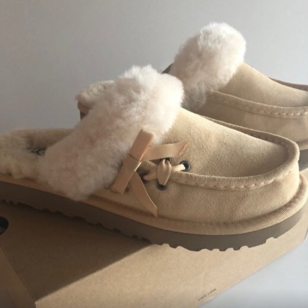 UGG Beachwood Slide On Slippers NIB